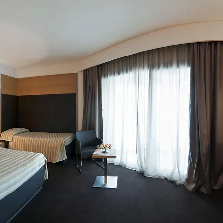 Parco Dei Principi Congress & Hotell 4*